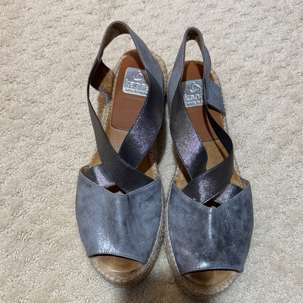 KANNA Metallic Gray/silver Espadrille Wedge Sandals